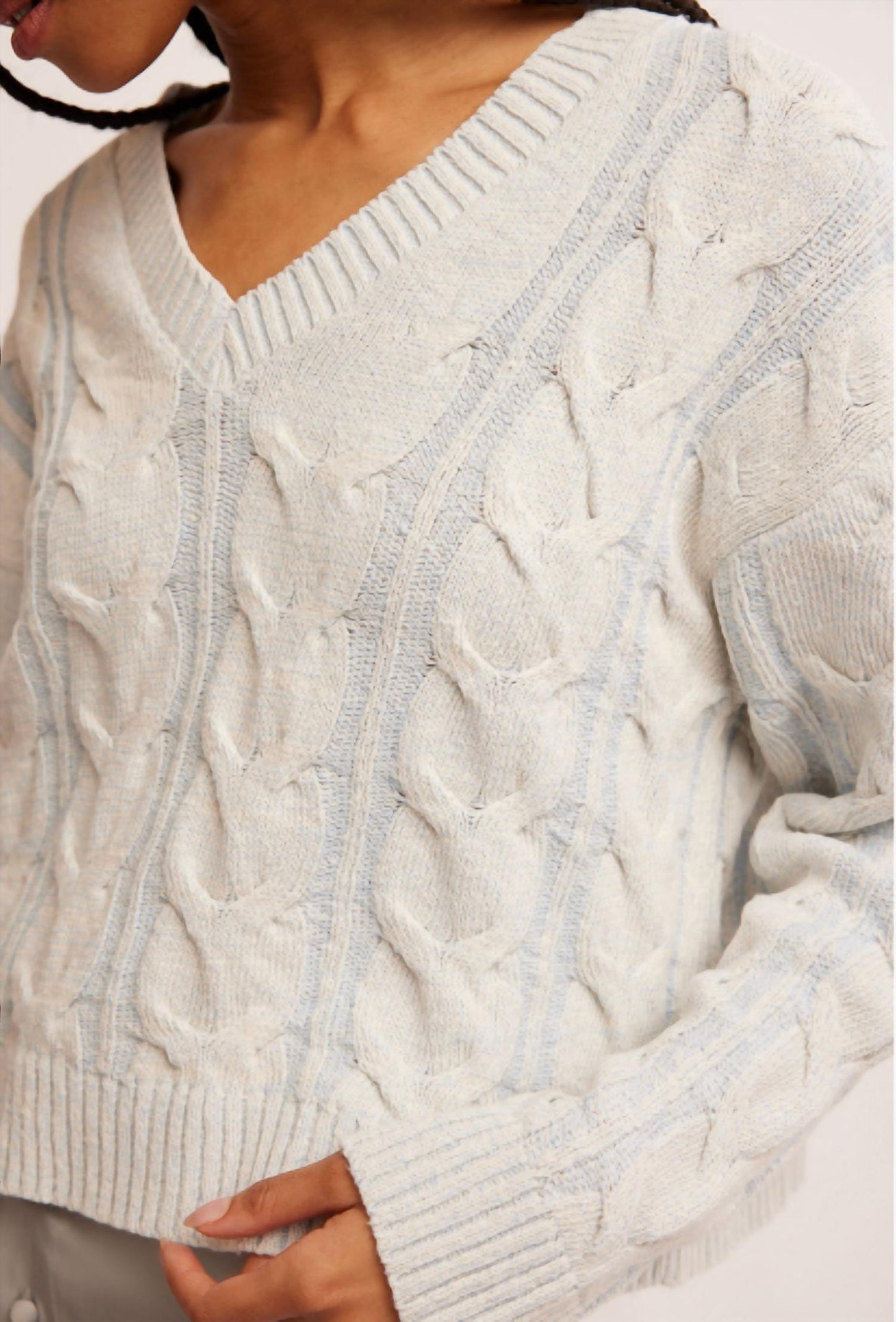Free People - WASHED CABLE V NECK SWEATER