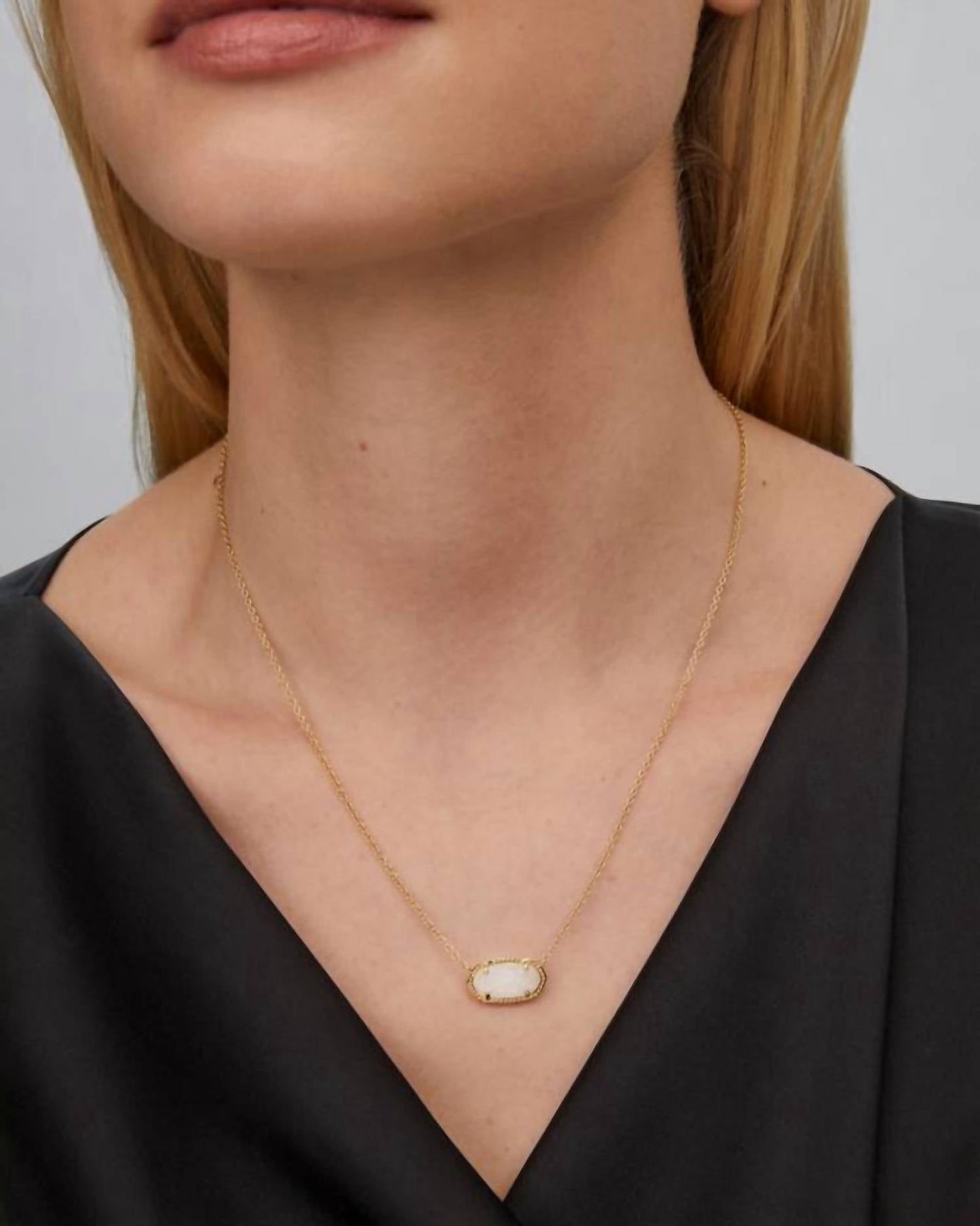 Kendra Scott - Women's Boxed Elisa Pendant Necklace