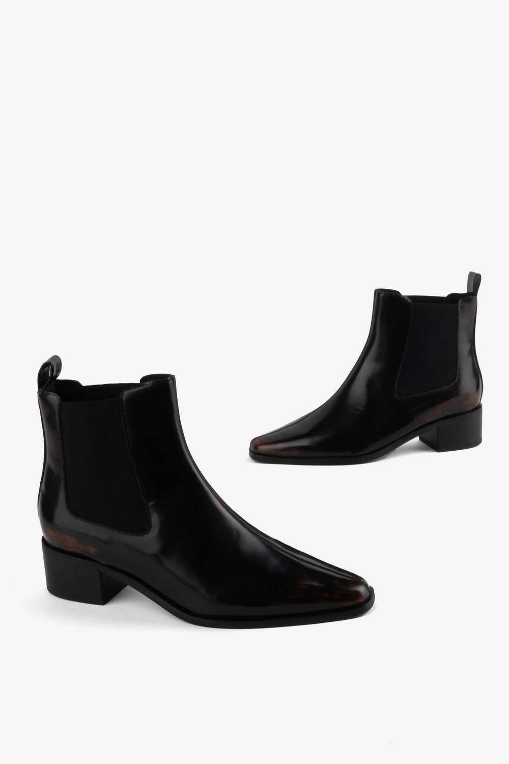Intentionally Blank - Women's Ratio Chelsea Boot