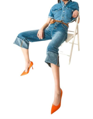 Q2 - Relaxed Jeans with Rolled Hem and Exposed Buttons