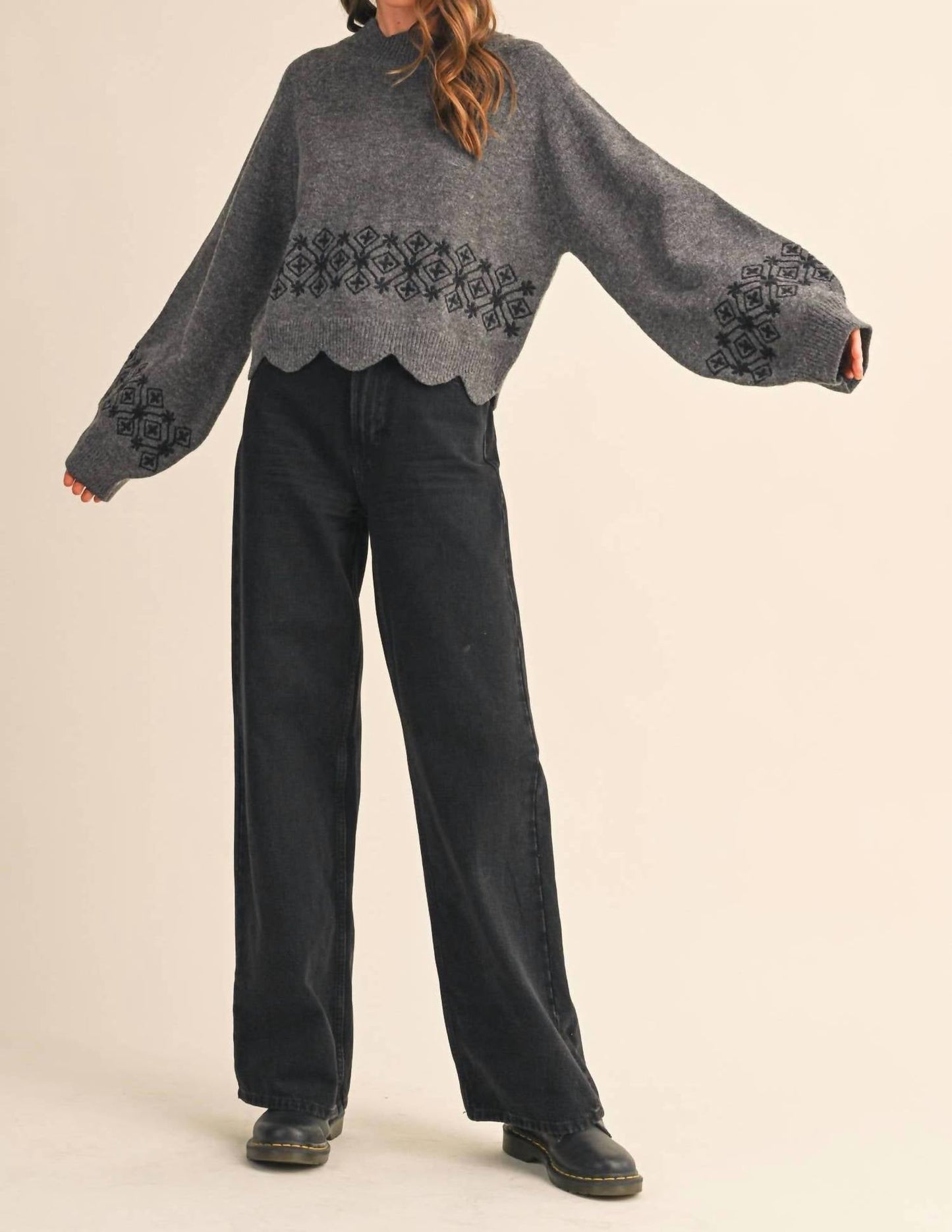 &Merci - Scallop Hem Embroidered Sweater