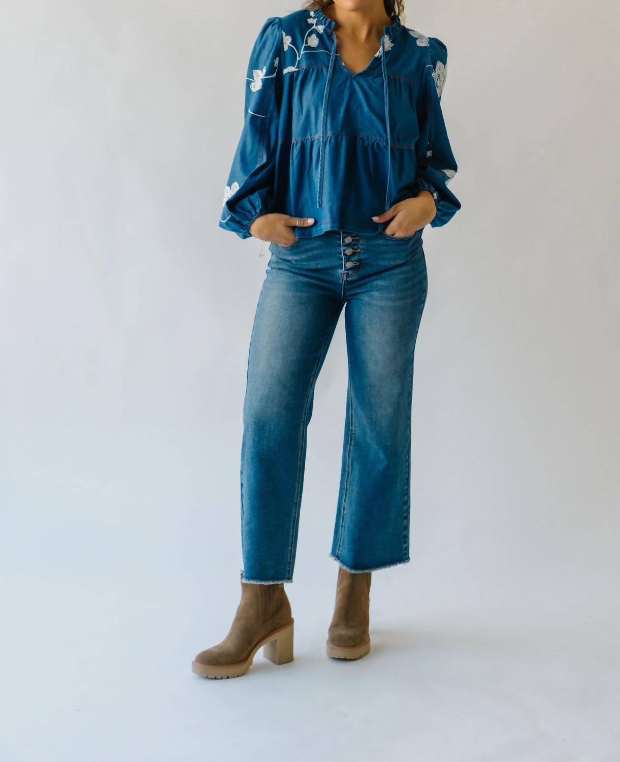 &Merci - FLORAL EMBROIDERED LONG SLEEVE TOP