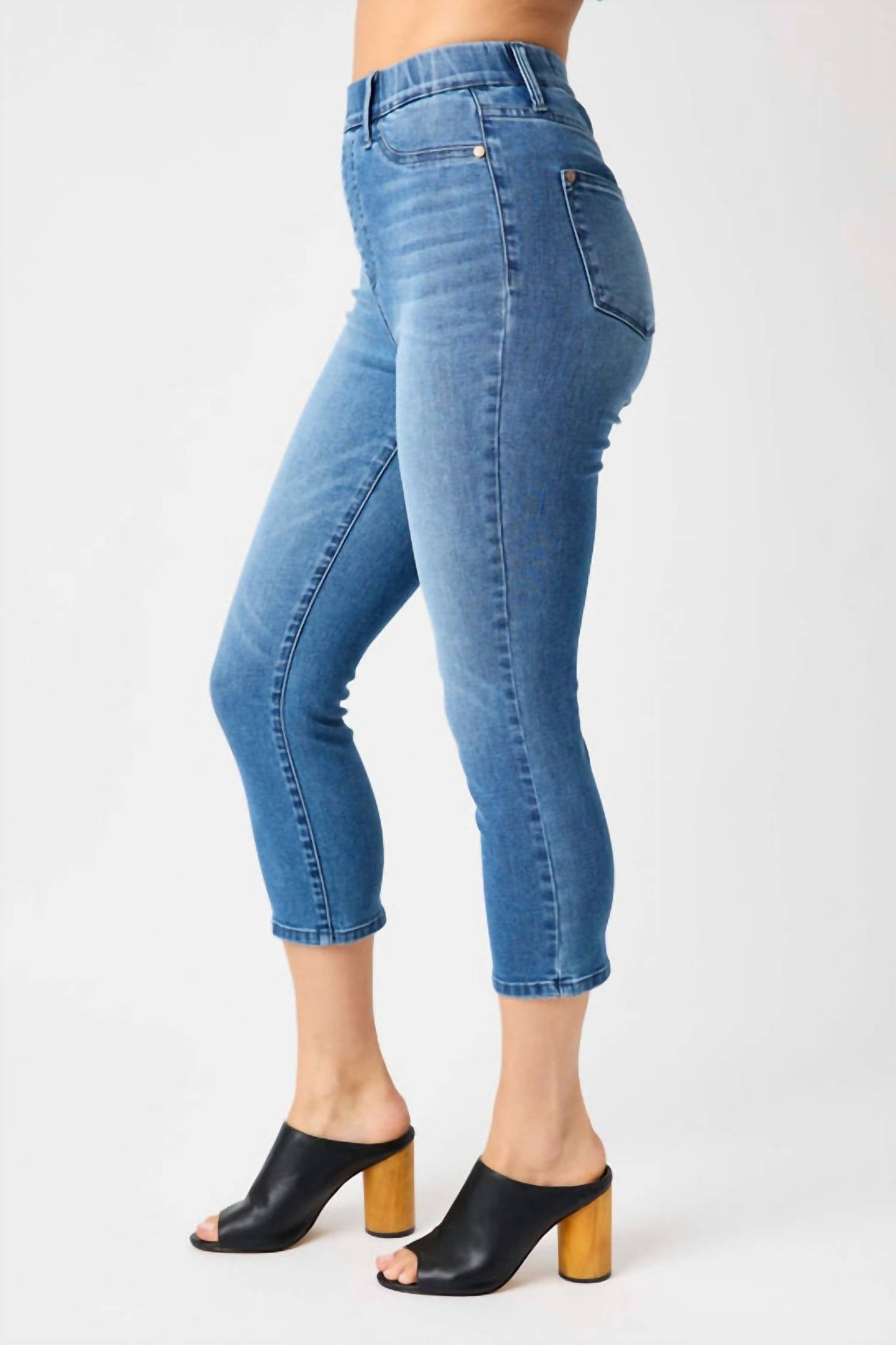 Judy Blue - High Waist Cool Denim Pull On Capri