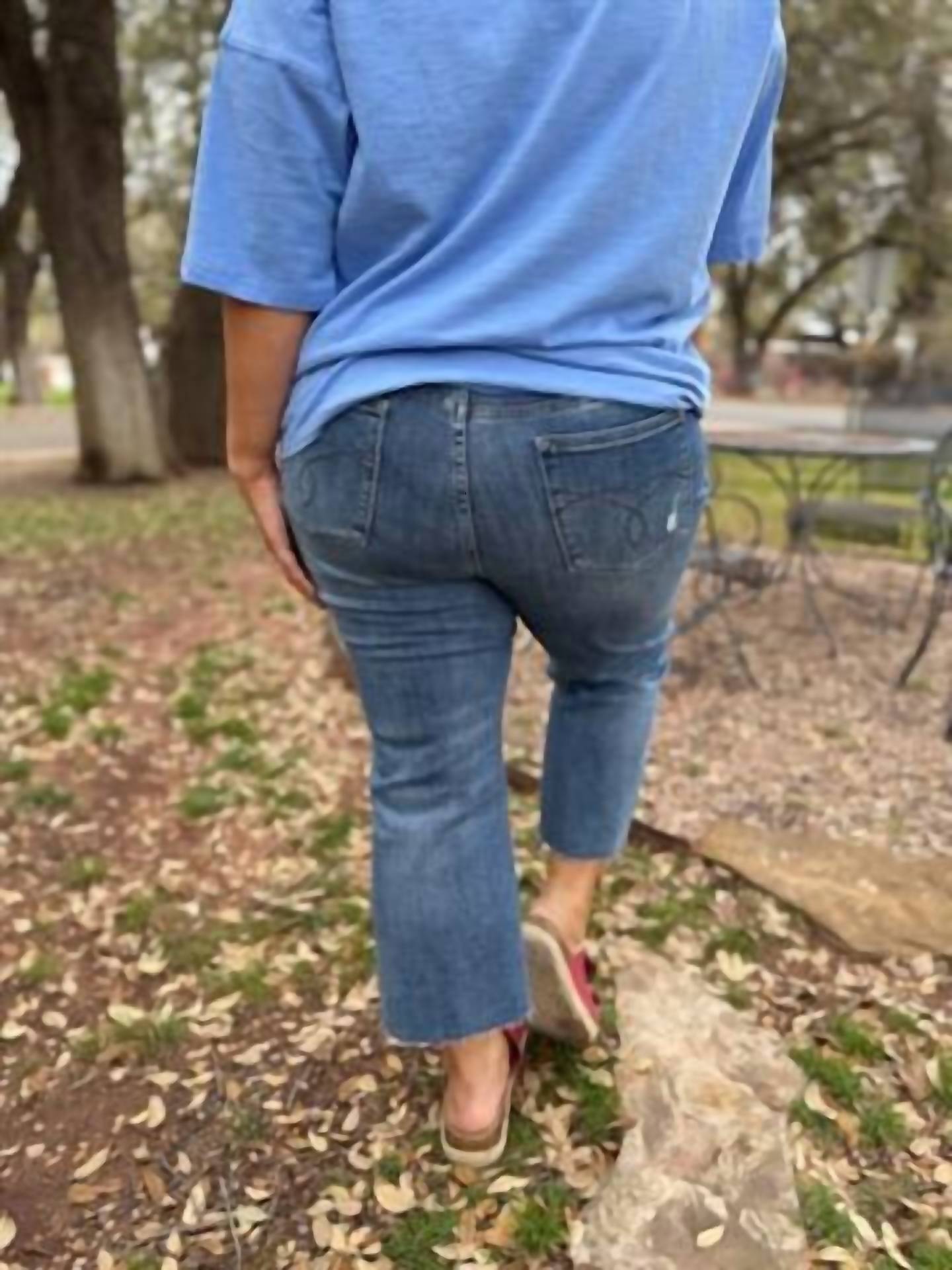 Judy Blue - Women's High Waist Embroidered Pocket Cropped Jeans