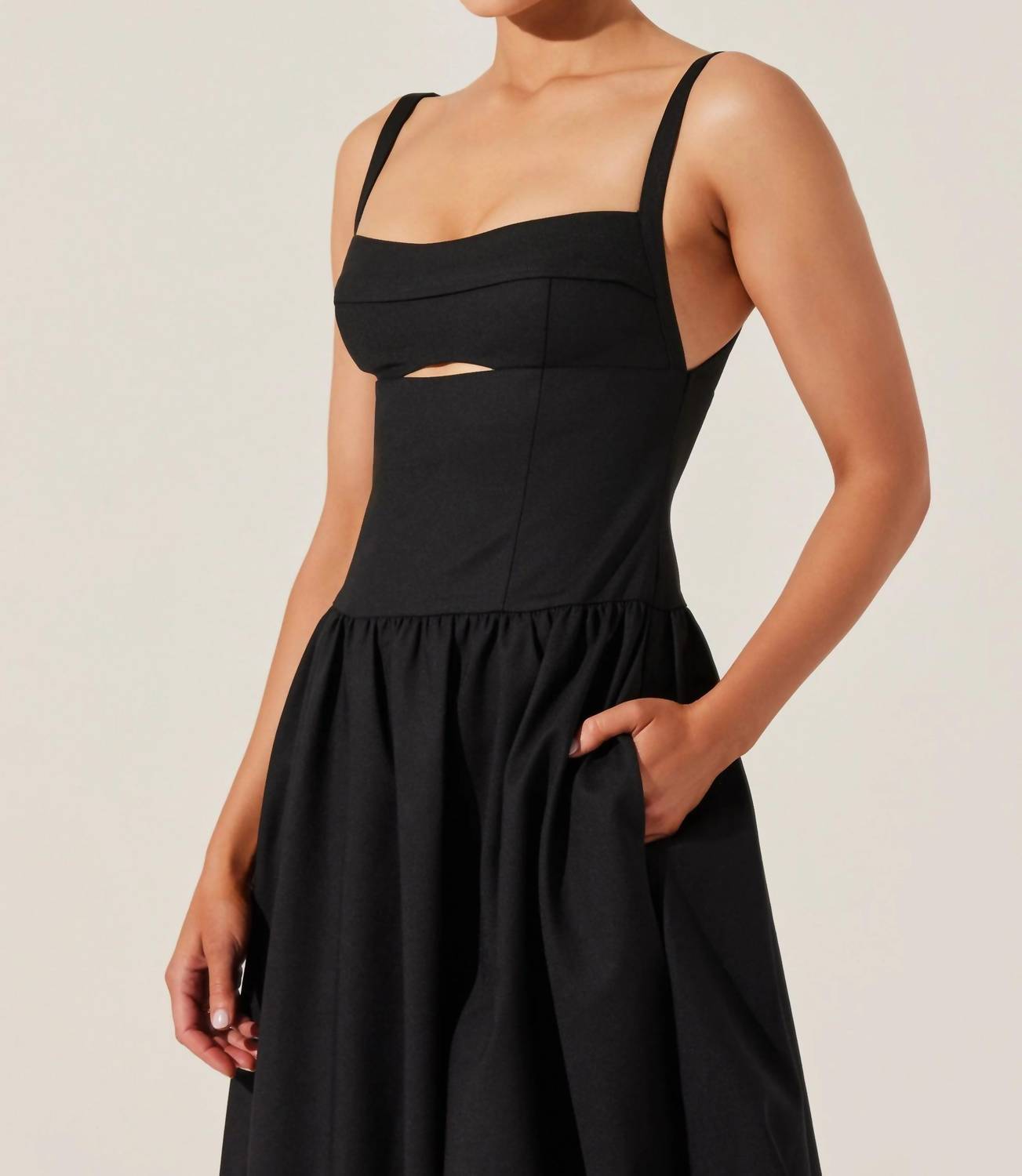 Astr - Jevi Sleeveless Bubble Midi Dress