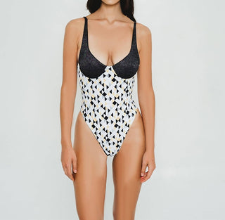 Gigizara - Calico One Piece Kaleidoscope Pattern, Adjustable Support