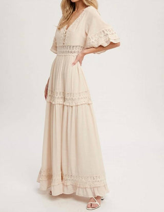 Bluivy - Elegant Lace Maxi Dress with Short Sleeves
