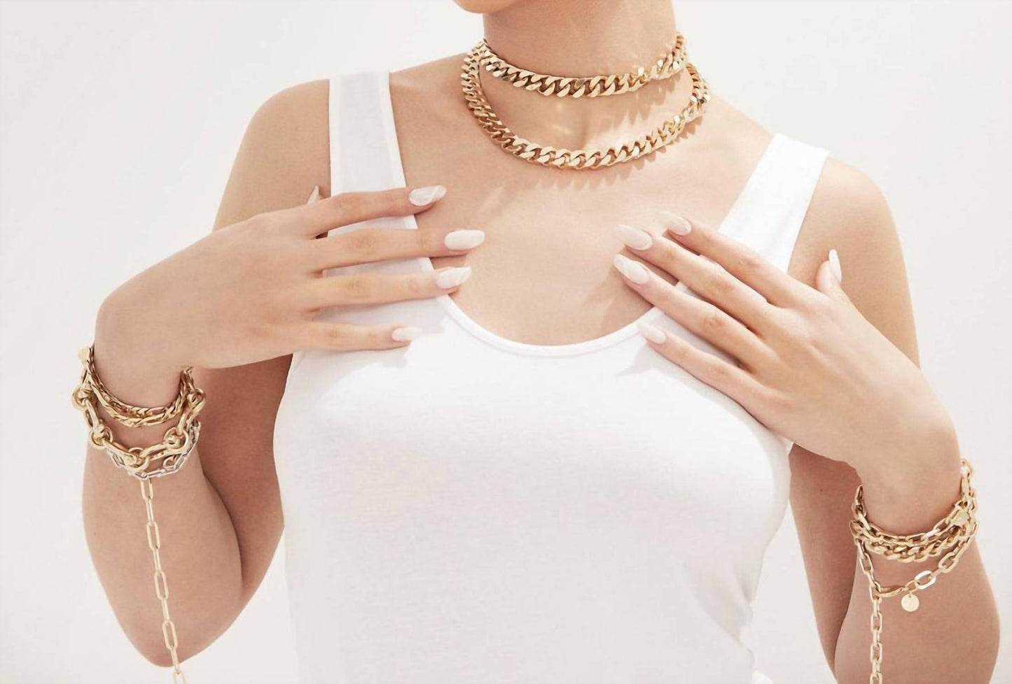 Eklexic - Women's Curb Chain And Clasp Choker