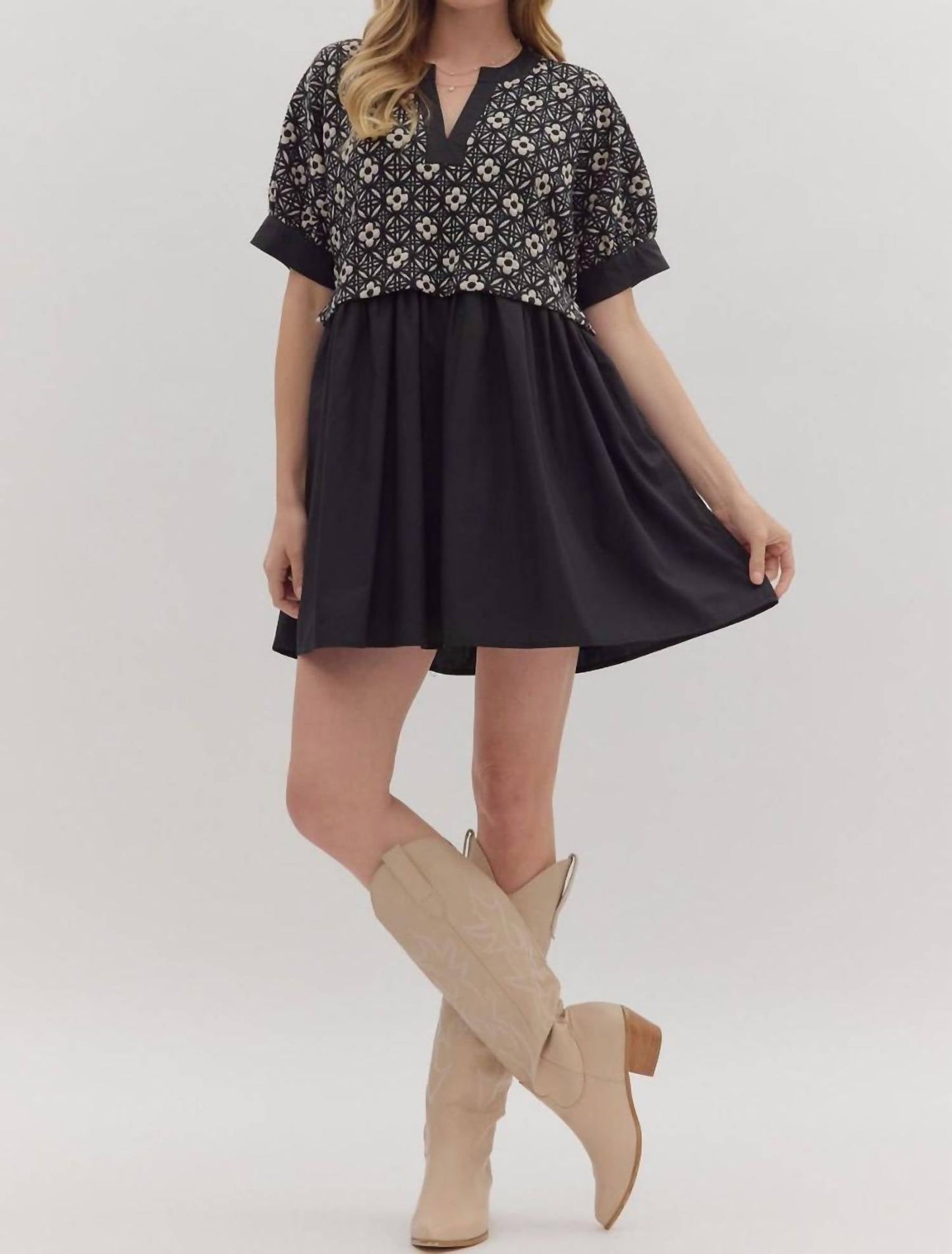 Entro - Floral Textured Overlay Mini Dress