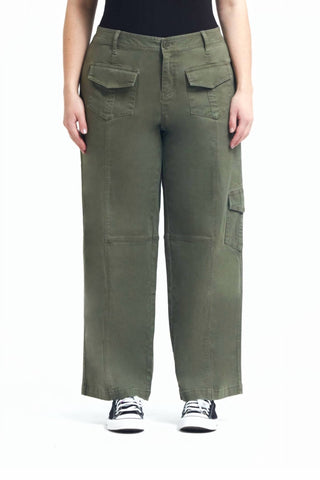1822 Denim - Kasey Wide Leg Cargo Pants - Plus