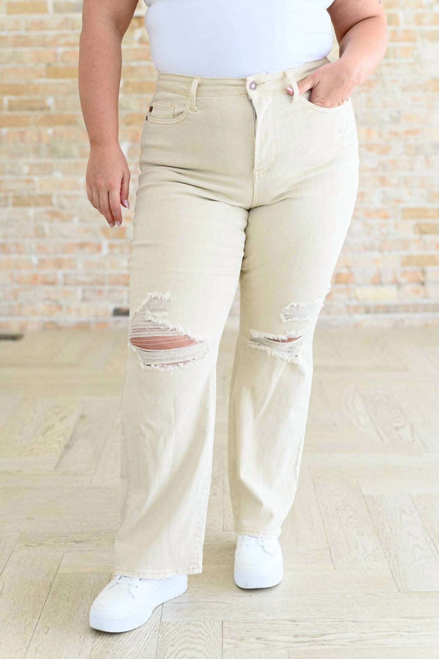 Judy Blue - High Rise Distressed Straight Jeans - Plus