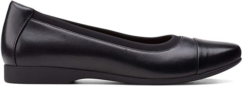 Clarks Women's Un Darcey Cap 2 Ballet Flat Black