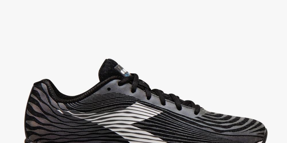 Diadora Men's Mythos Blushield Fly Hip 3 Running Shoes Black/White