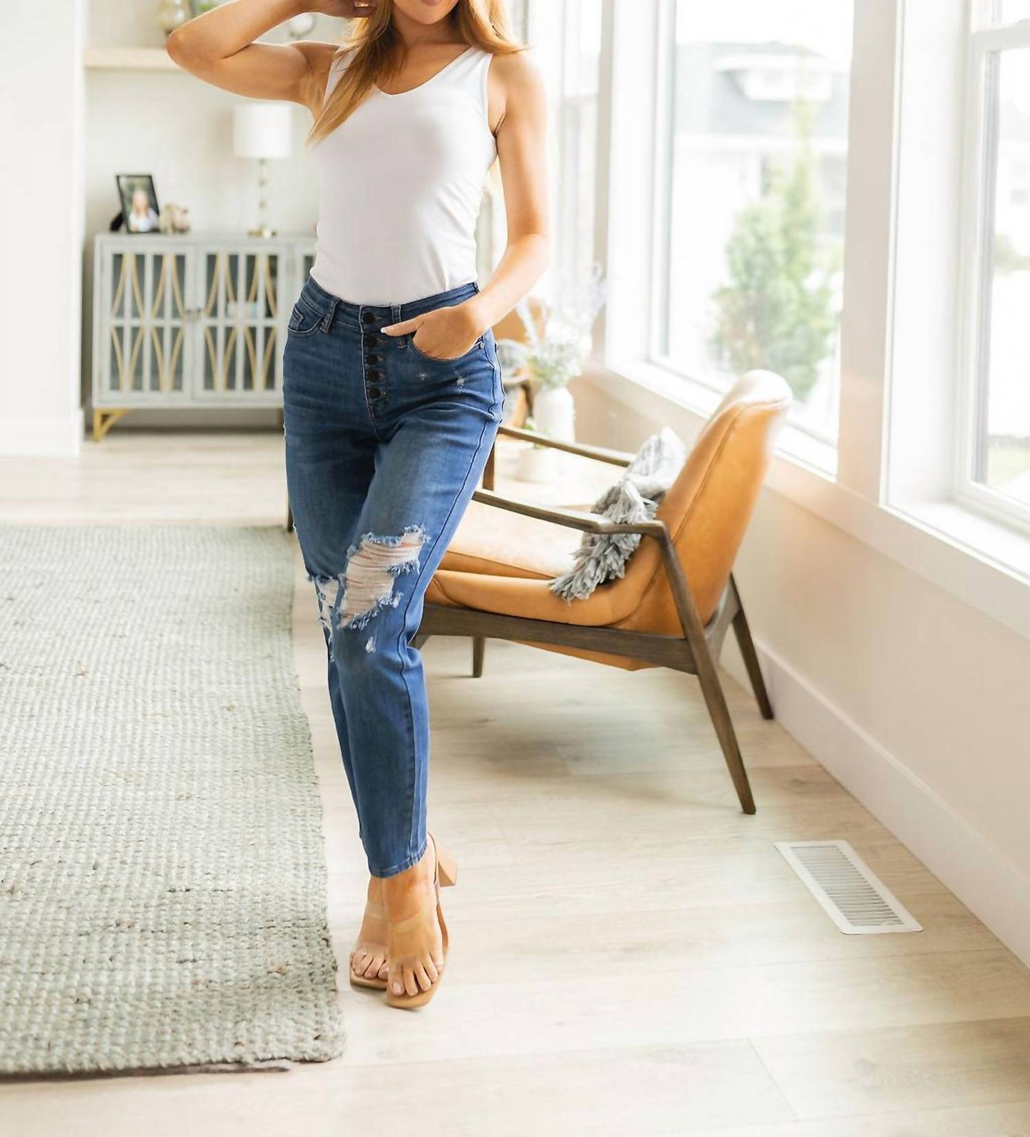 Judy Blue - High Rise Button Fly Distressed Boyfriend Jeans