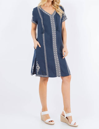 Paparazzi - Double Face Guaze Embroidered Shift Dress