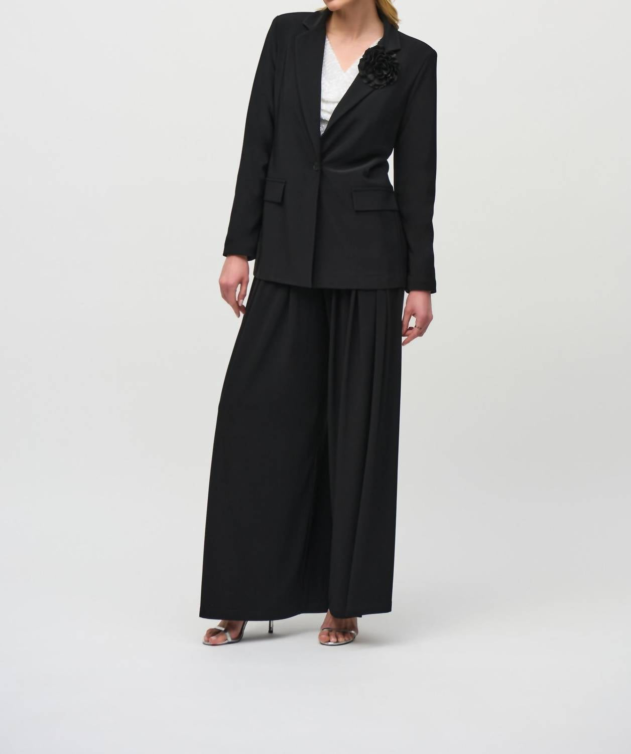 Joseph Ribkoff - Flower Pin Boxy Blazer Jacket