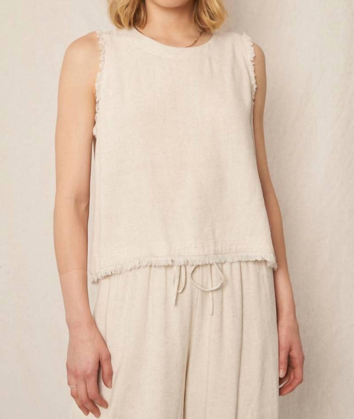 En Creme - Linen Frayed Edge Top