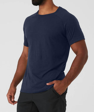 Alo Yoga - Triumph Crew Neck Tee