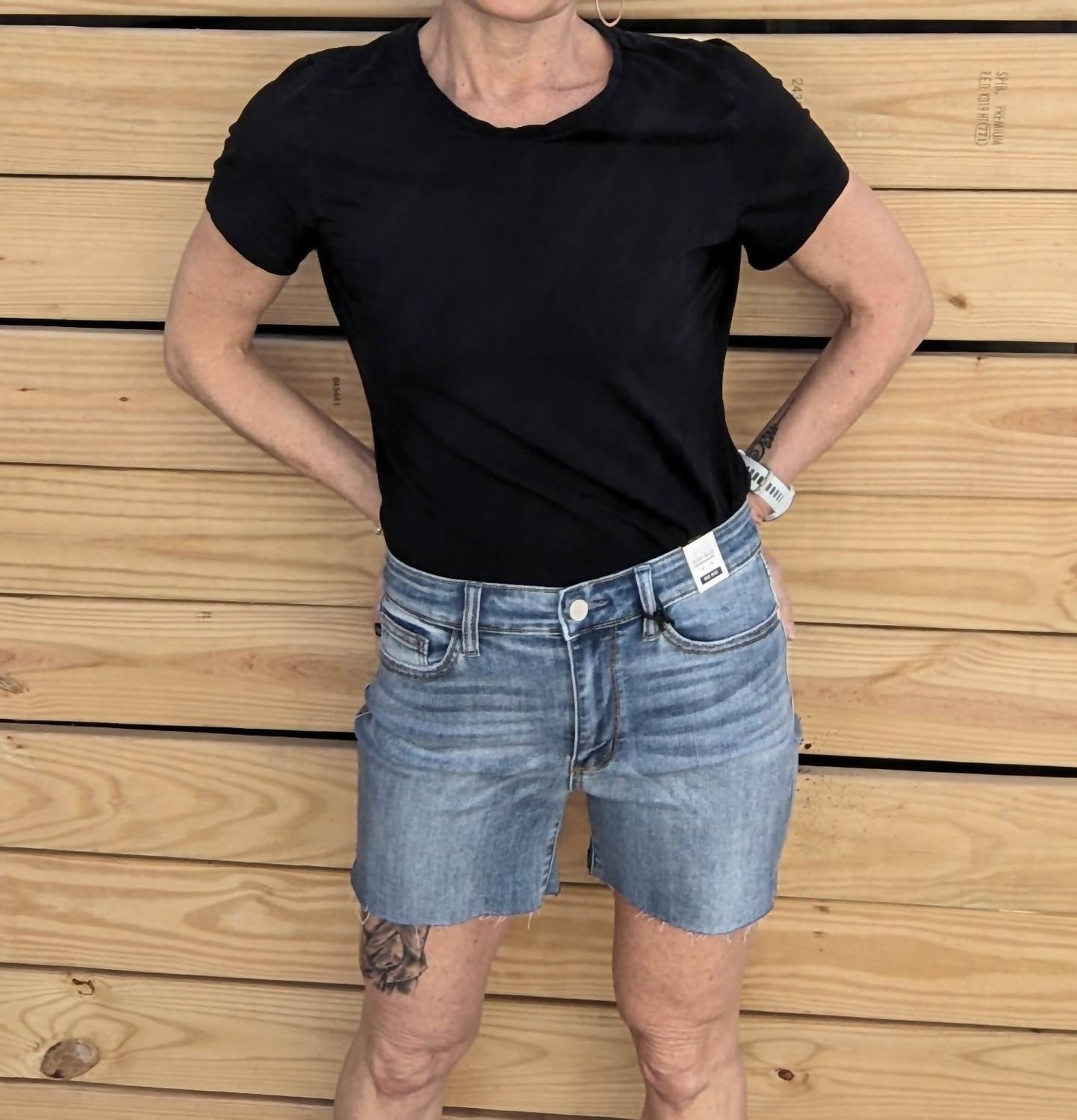 Judy Blue - Mid-Rise Cut Off Shorts