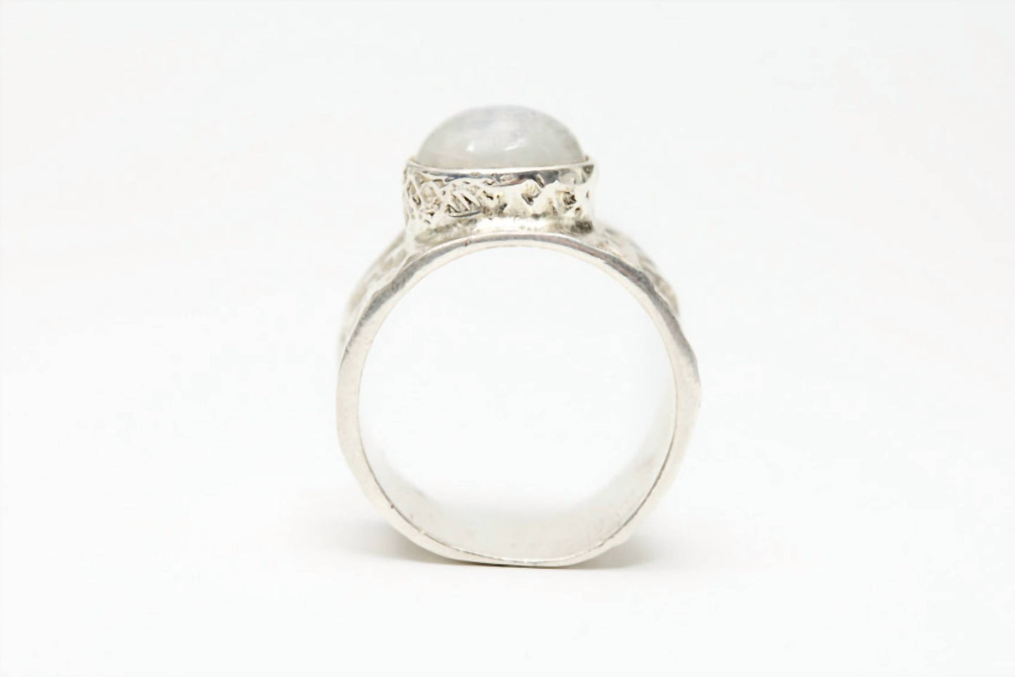 Avenue Chic - Women's Rainbow Moonstone Ring