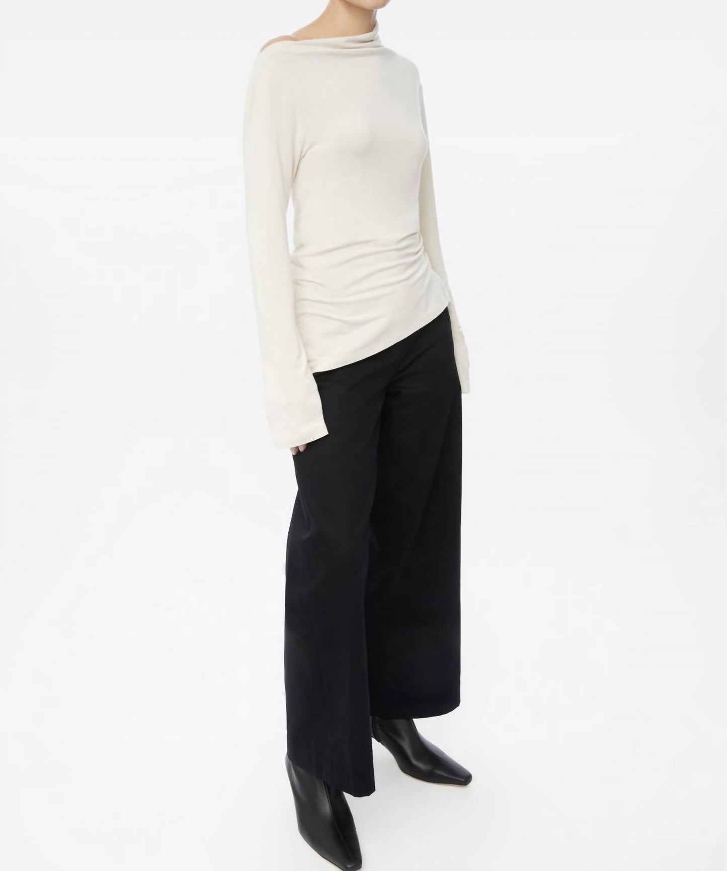 Dāl The Label - Asymmetric Knit Top