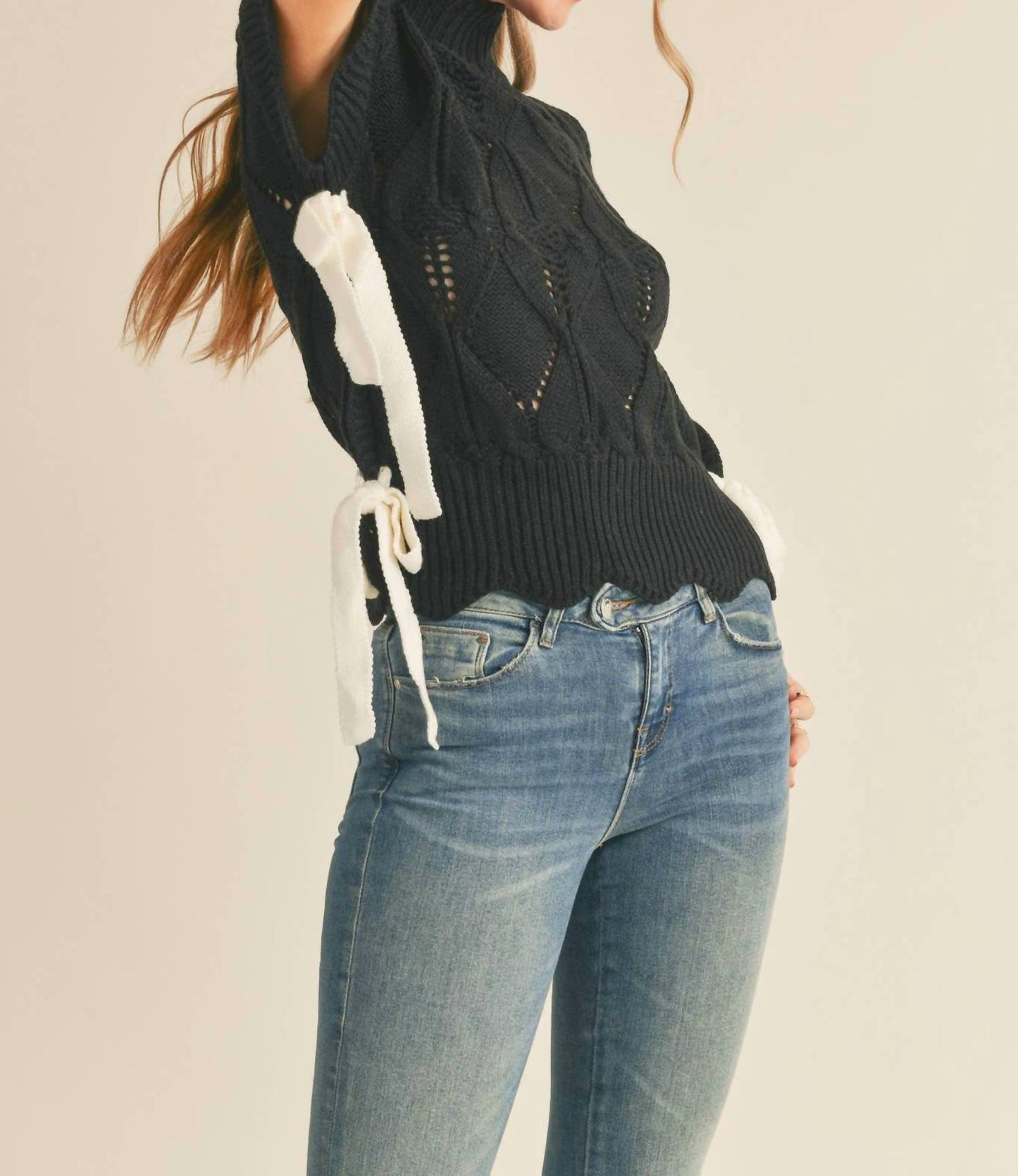 &Merci - Mock Neck Cropped Sweater Vest