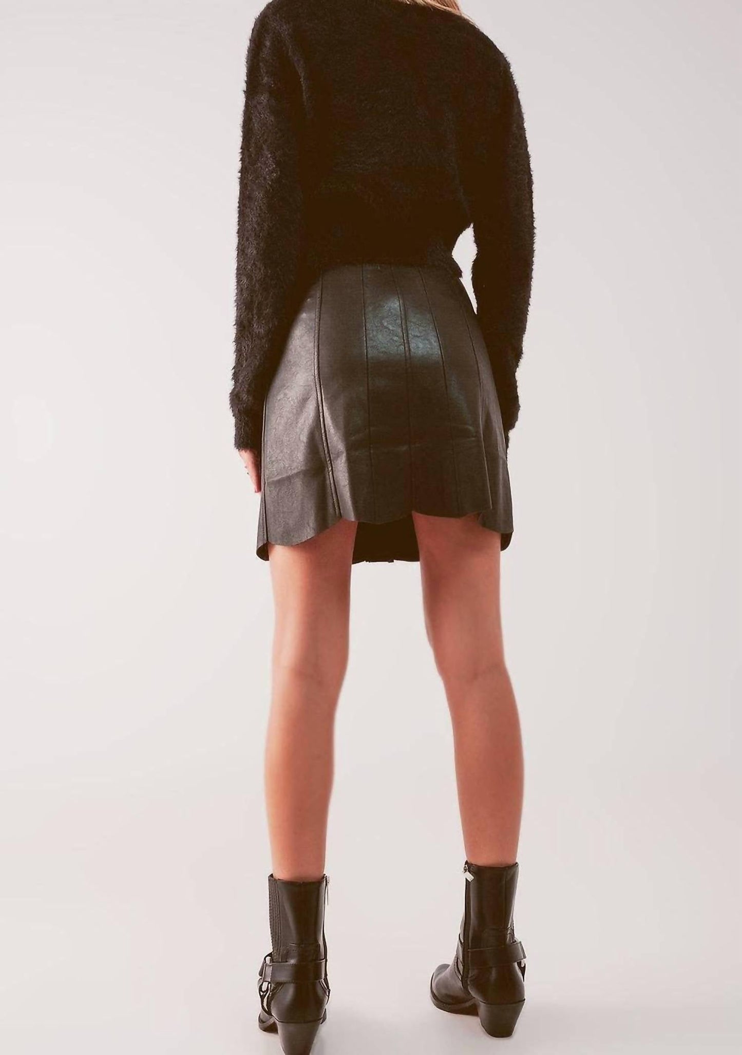 Q2 - Button Through Mini