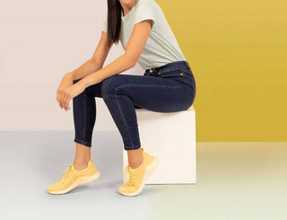 Aetrex - Women's Carly Lace Up Sneaker