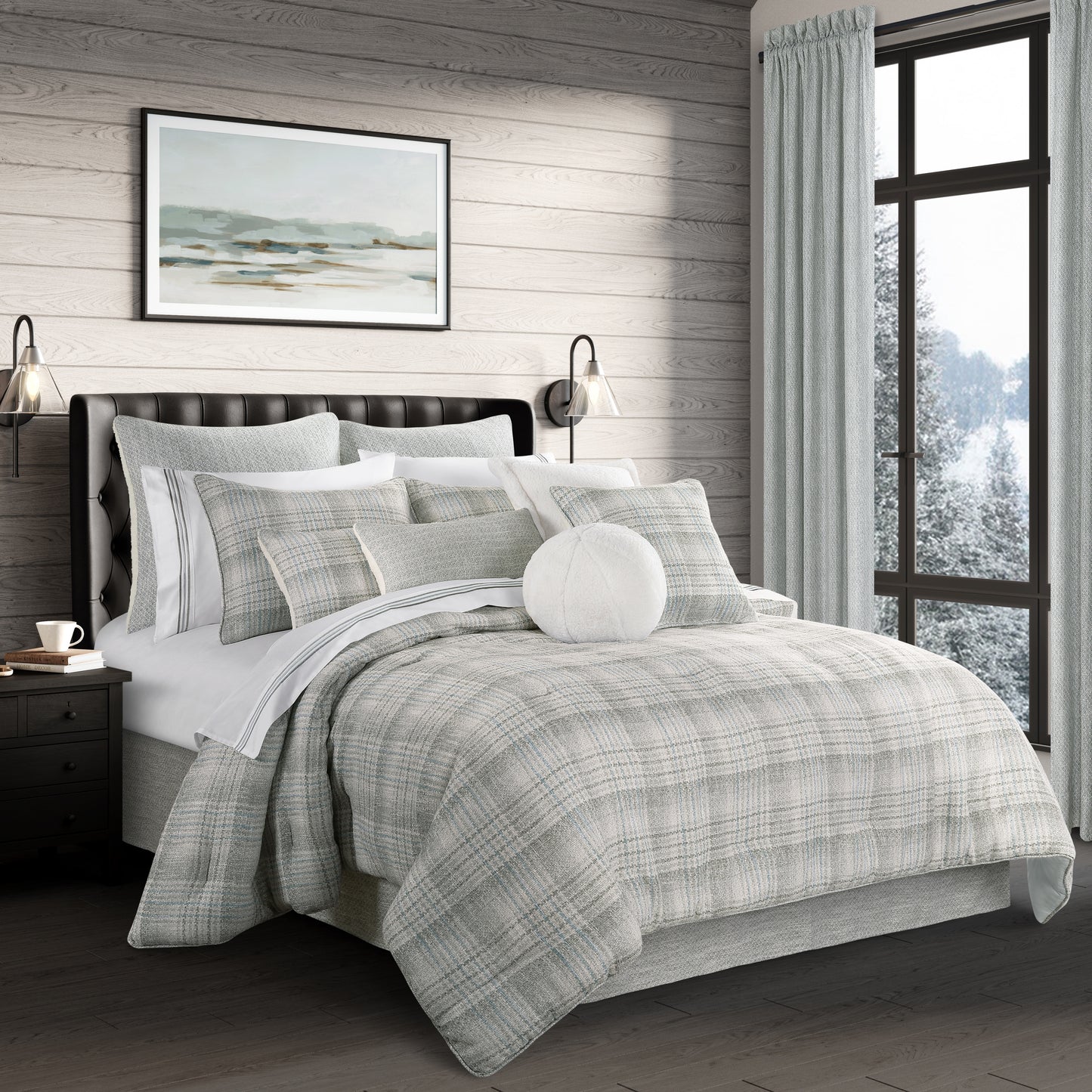 J Queen New York Alejandro Comforter Set
