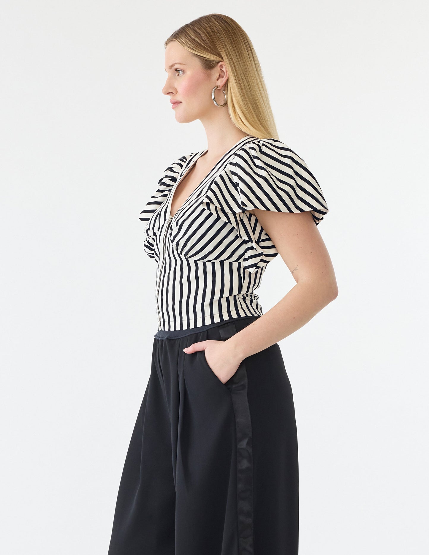 Flutter Sleeve Corset