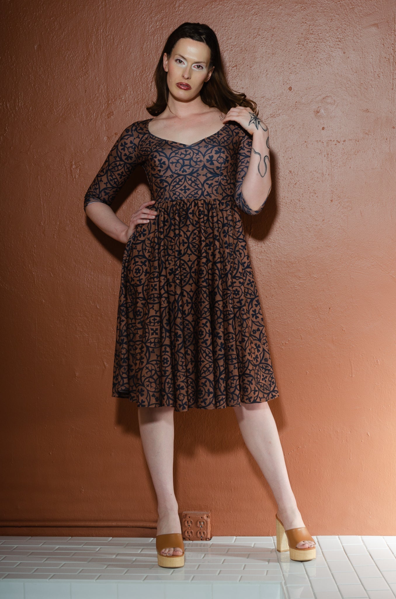 Priscilla Swing Dress in Gold and Black Medallions Print Stretch Twill | Laura Byrnes & Hope Johnstun