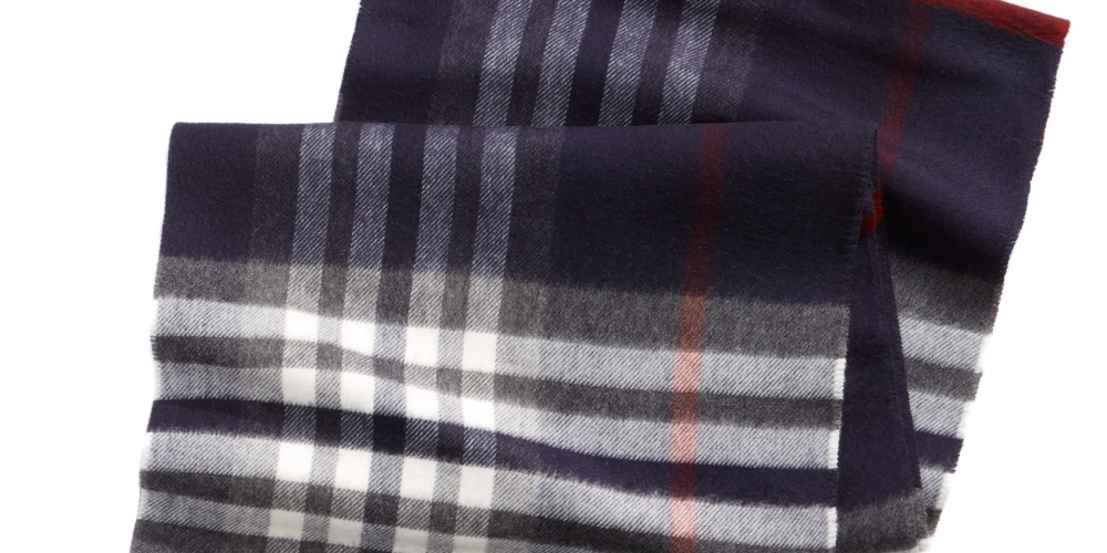 V. Fraas Cashmink Oversized Check Scarf Navy Size Regular