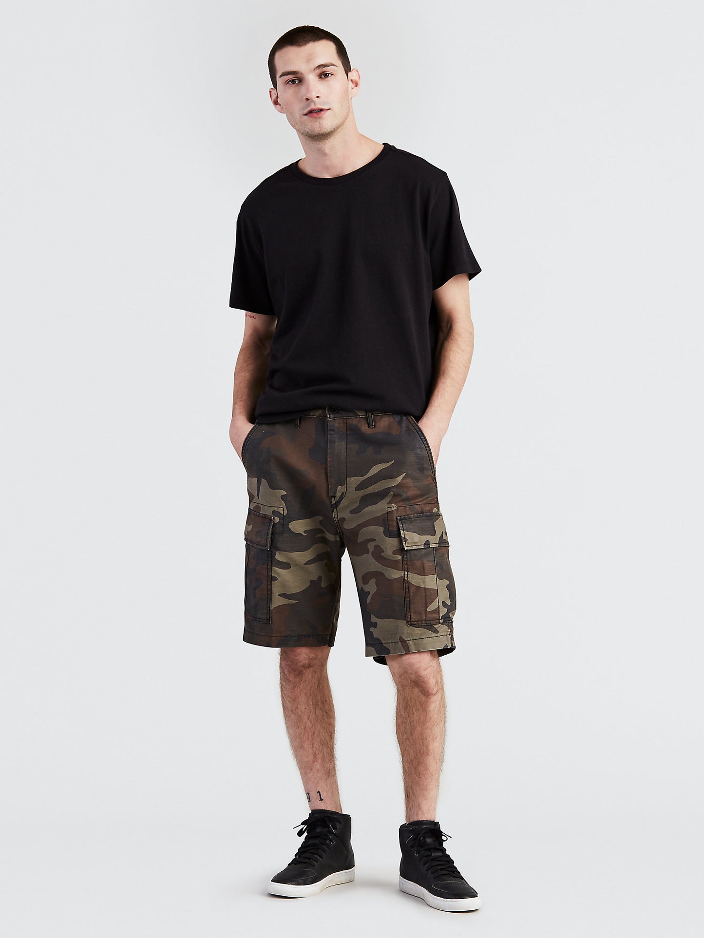 Levi's Men's Short Cargo Verde Camo Print Back Satin Size 34