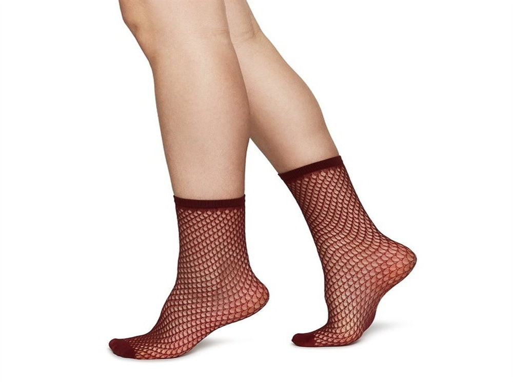 Swedish Stockings Women's Elvira Net Socks Red Size Regular
