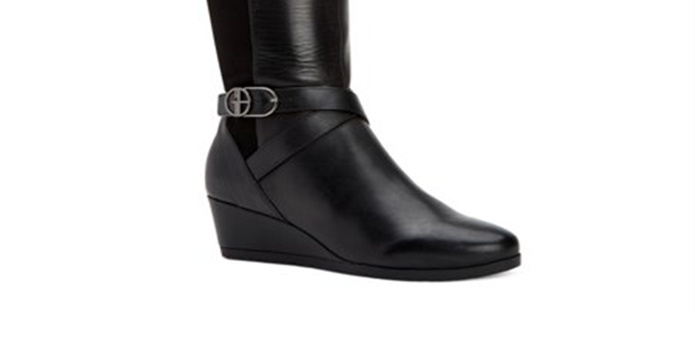Giani Bernini Women's Buckle Accent Round Toe Wedge Zip up Heeled Boots Black Size 5.5 M