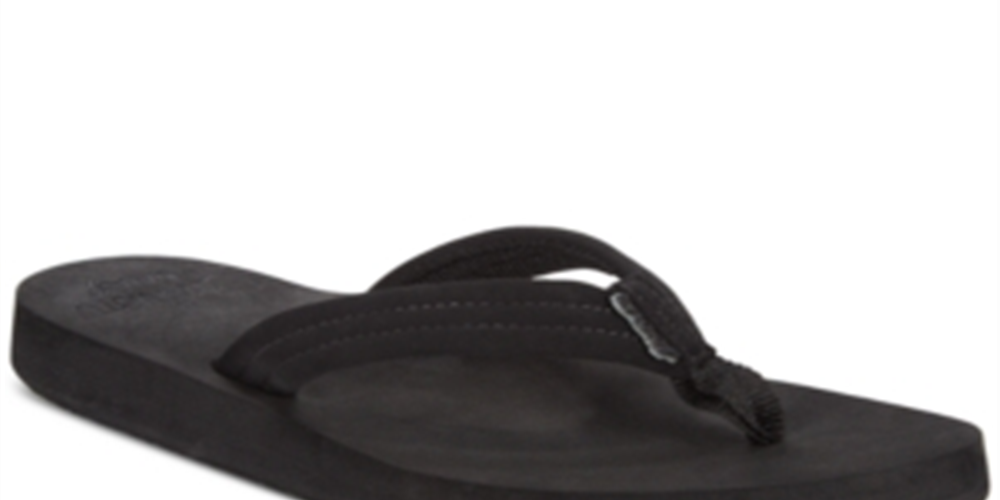 Reef Women's Cushion Breeze Flip-Flops  Shoes Black Size 5