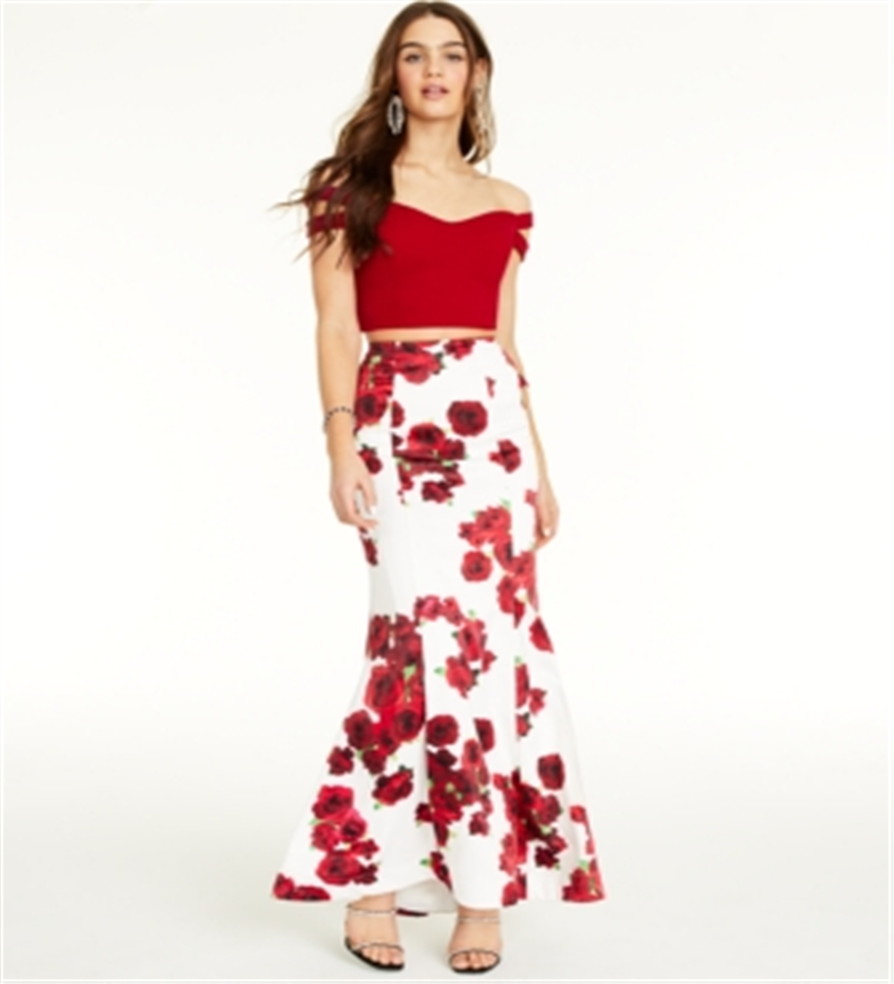 Teeze Me Women's Short Sleeve Off Shoulder Crop Top White/Red Size 1