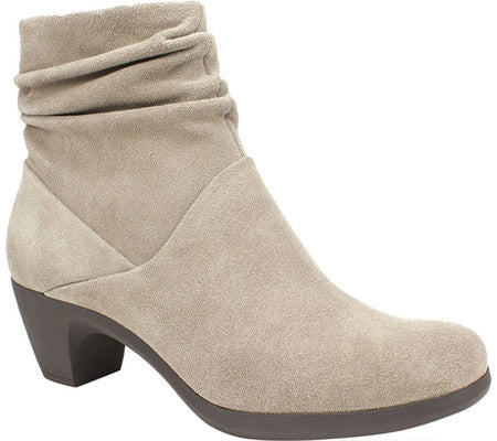Cliffs by White Mountain Shoes"ALINA" Women's Boot, LT TAUPE/SUEDE, 6 M