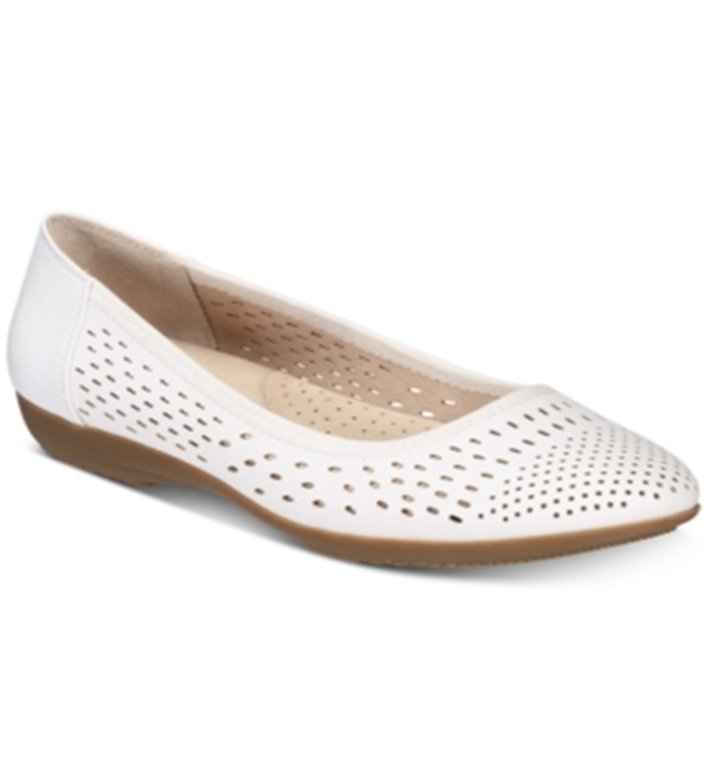 Women's Cliffs by White Mountain Carrie Flat White Size 8H