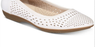 Women's Cliffs by White Mountain Carrie Flat White Size 8H