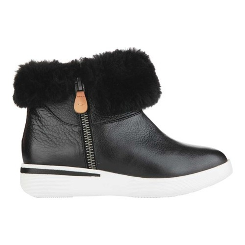 Kenneth Cole Women's Hazel Levitt Bootie Black Size 7.5 M