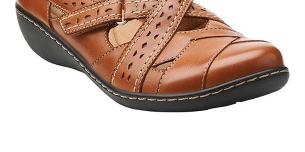 Clarks Women's Ashland Spin Shoes Brown Size -8.5 M