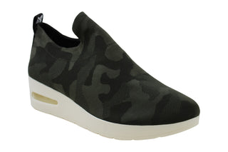 DKNY Women's Angie Fabric Low Top Slip on Fashion Sneakers Green Size 11