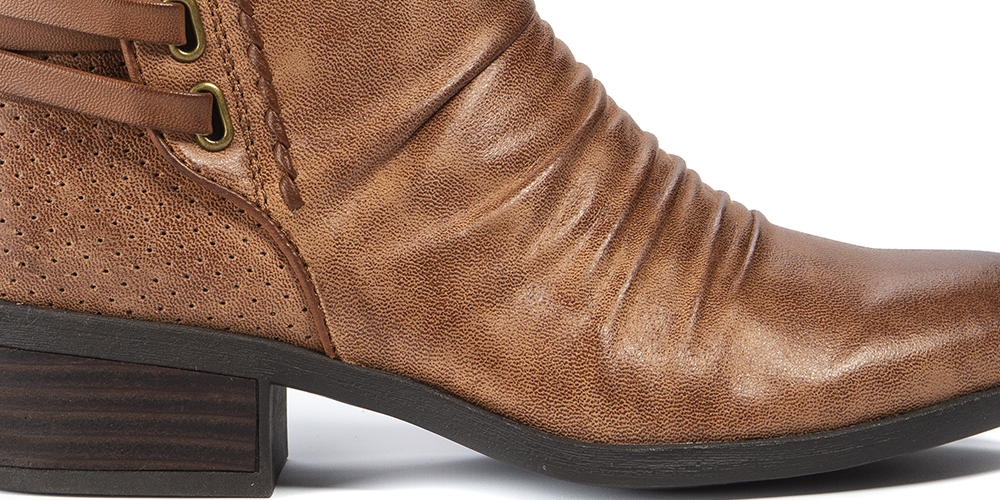 Baretraps Women's Gineva Booties Auburn Brown Size 6M