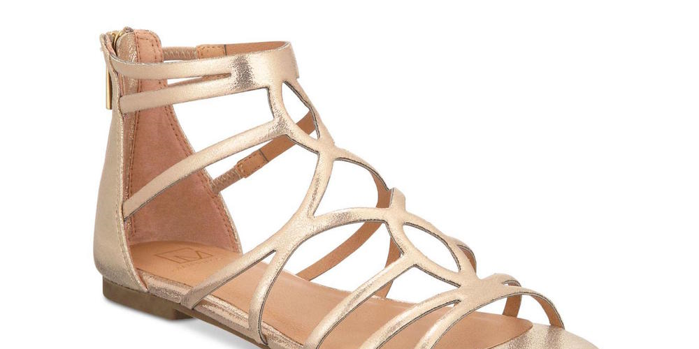 Material Girl Women's Sira Fabric Open Toe Casual, Gold Metallic, Size 8