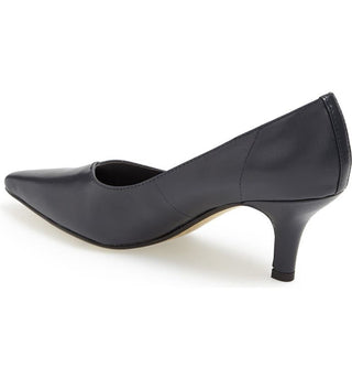 Bella Vita Women's Wow Kitten Heel Pump Black Size 8 N