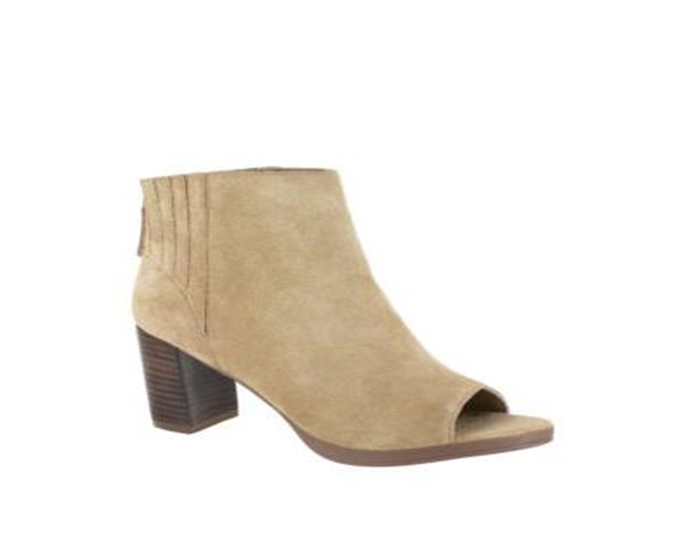 Bella Vita Women's Desert Lex Suede Bootie Beige  Size 9.5 W