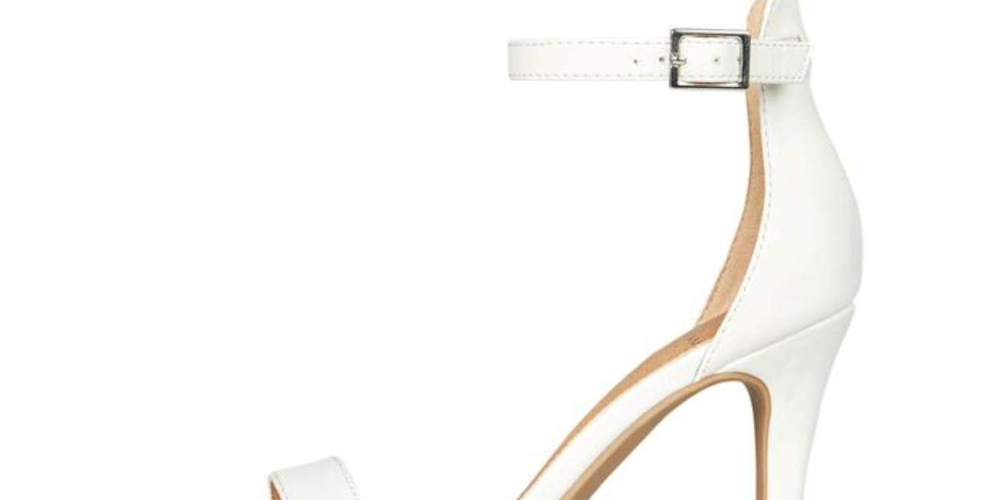 Material Girl Women's Blaire Fabric Open Toe Special Occasion Ankle Strap White Sandle Size 9.5M