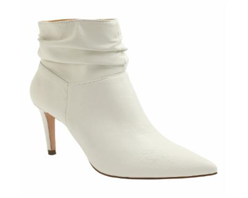 XOXO Women's Casual Taniah Boot White Size 6.5
