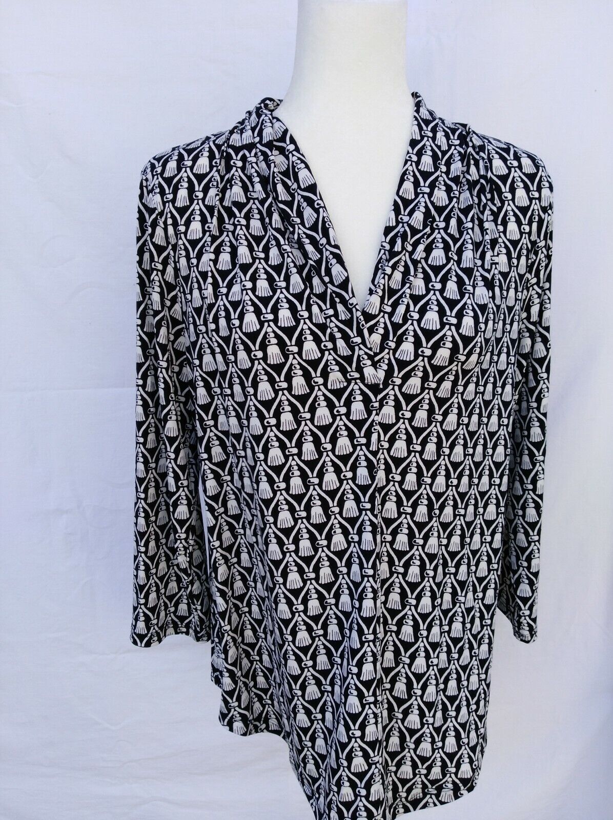 Charter Club Women's Printed V-Neck Top Blouse Black Size Medium